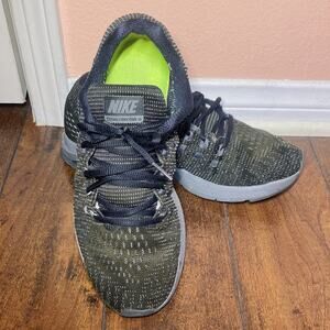 Nike Zoom Structure 19 Athletic Shoes | US Size 9